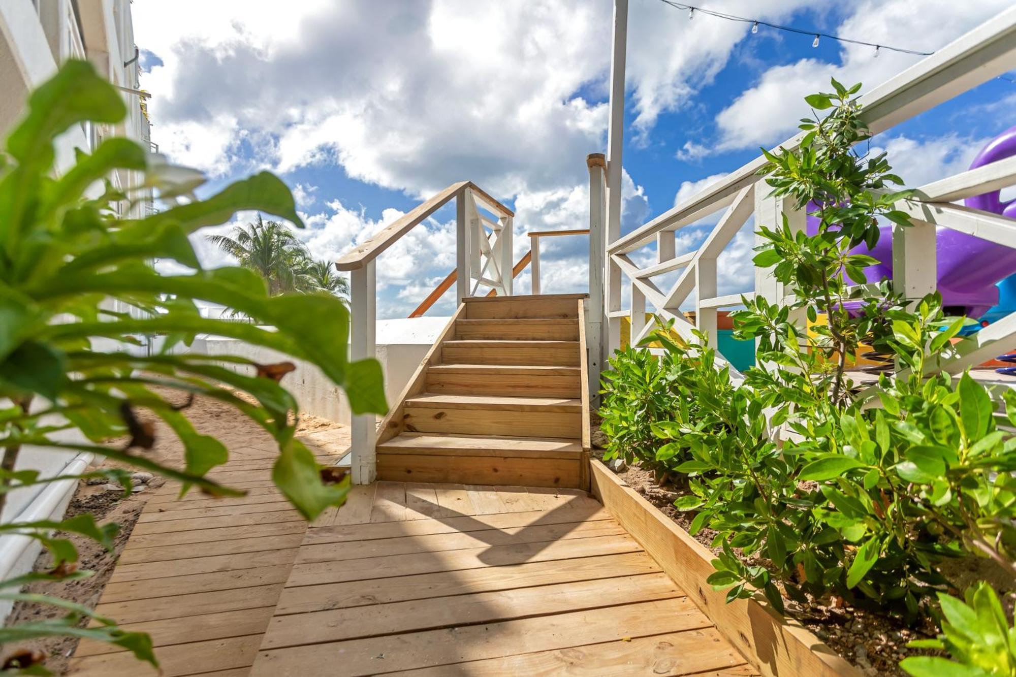 Maho Beach House - Petite Studio - Beach Access מראה חיצוני תמונה